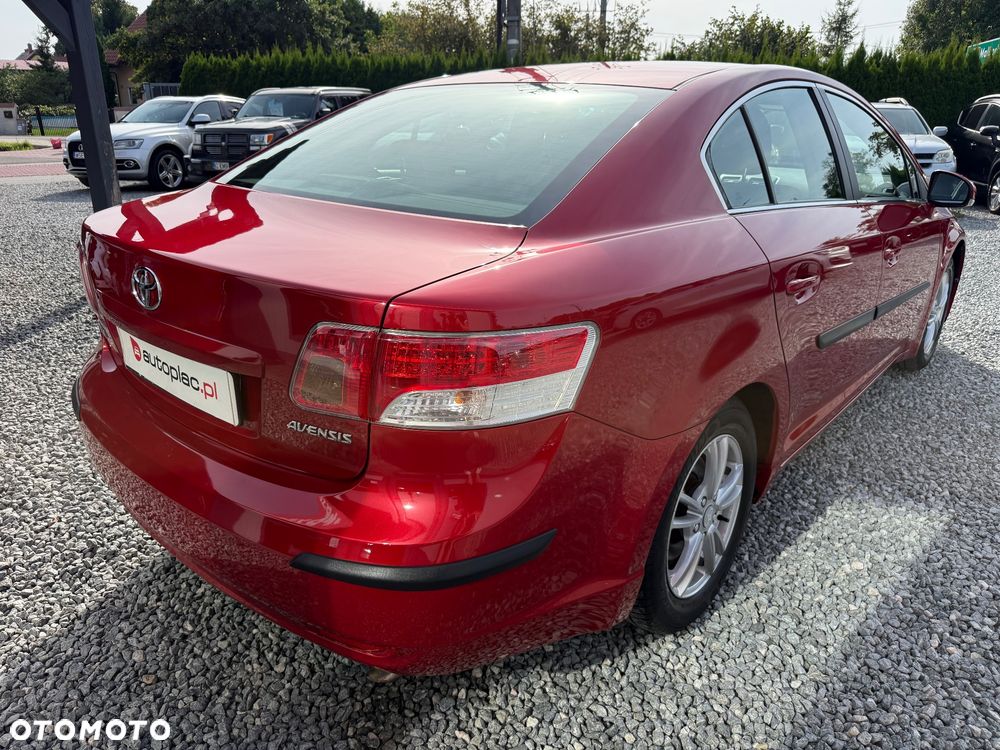 Toyota Avensis 1.8 Comfort - 19