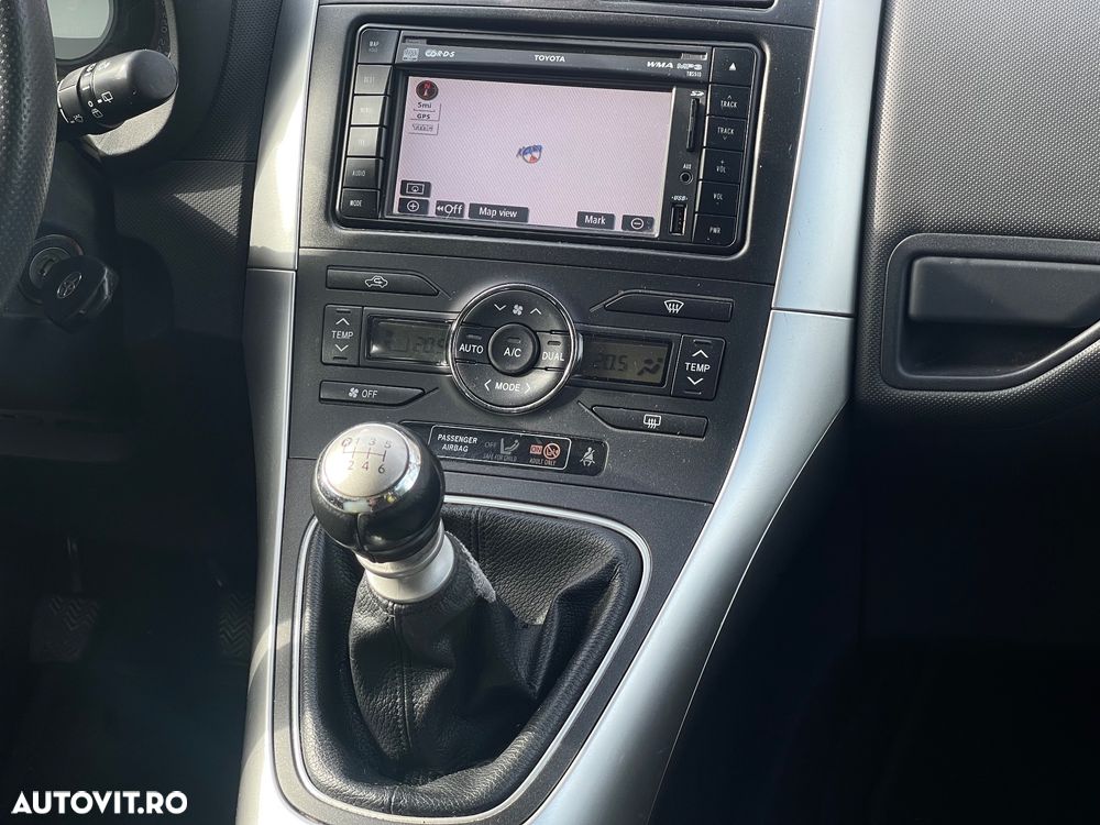 Toyota Auris 2.0 D-4D - 21