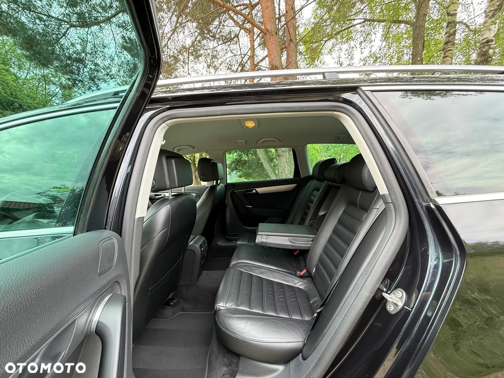 Volkswagen Passat Variant 2.0 Blue TDI SCR Highline - 23