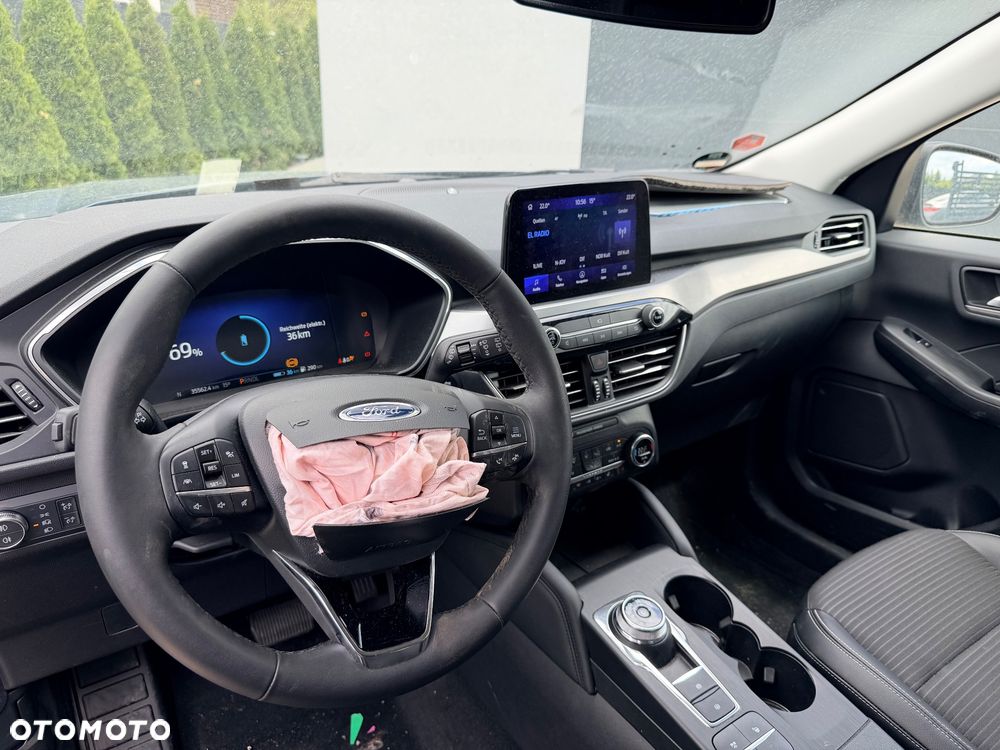Ford Kuga - 13
