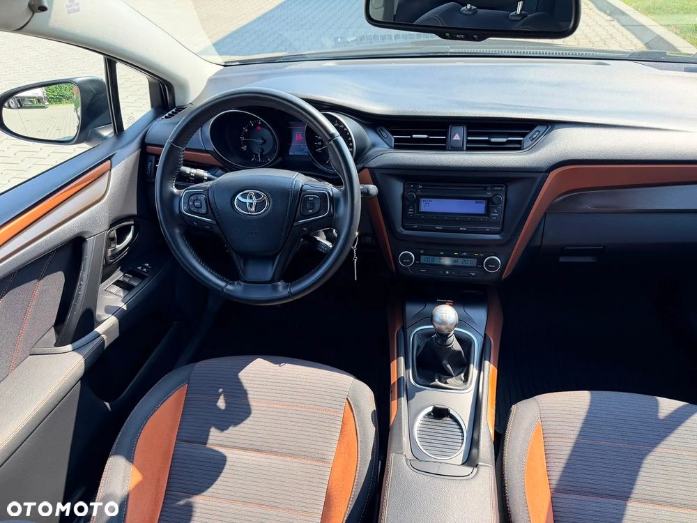 Toyota Avensis 1.8 Active - 7