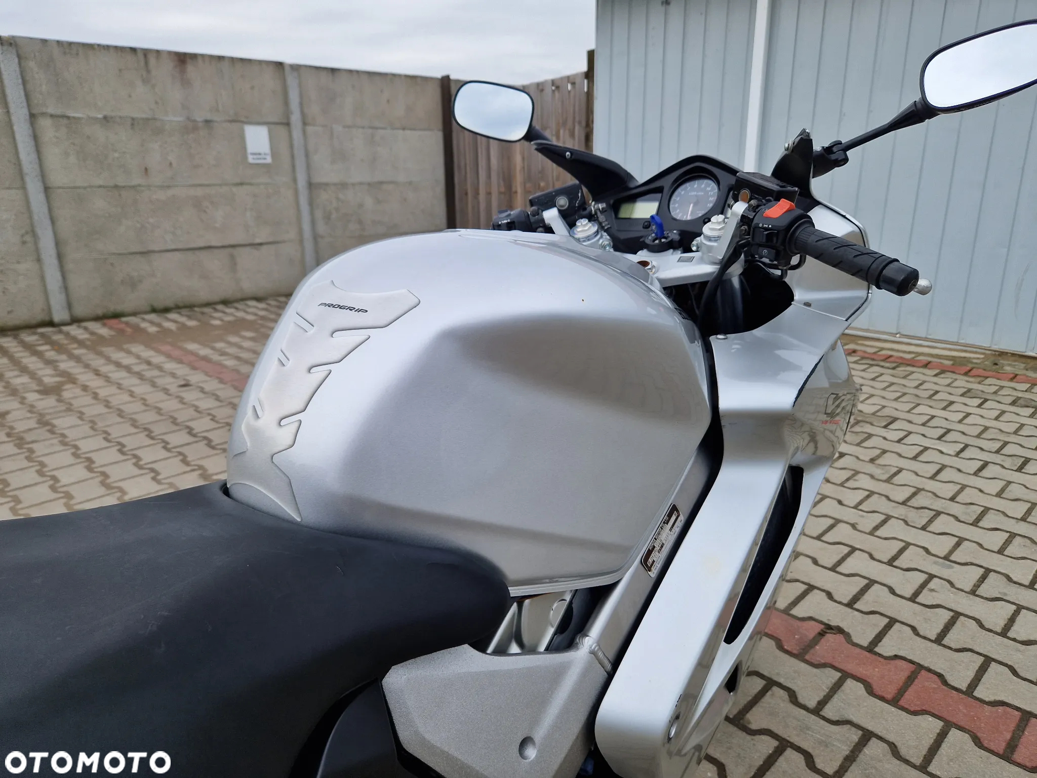 Honda VFR - 30