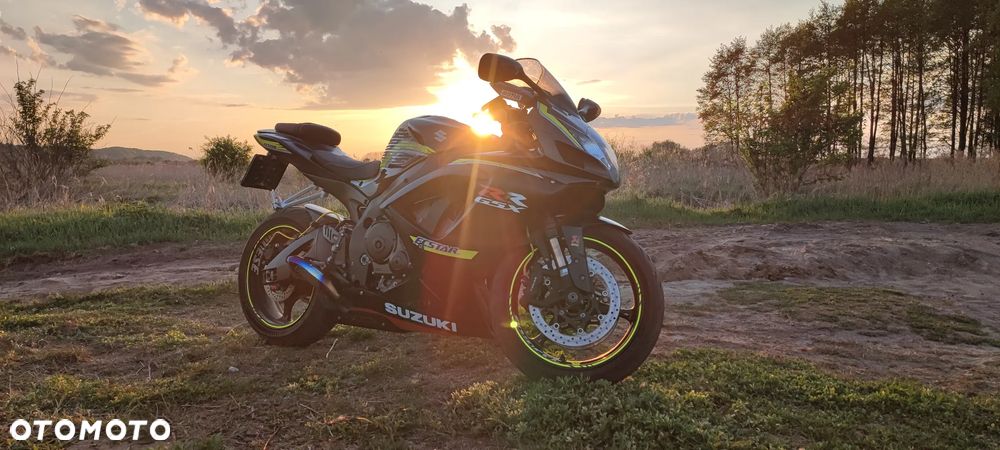 Suzuki GSX-R - 10