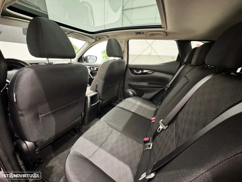 Nissan Qashqai 1.5 dCi N-Connecta 18 - 29