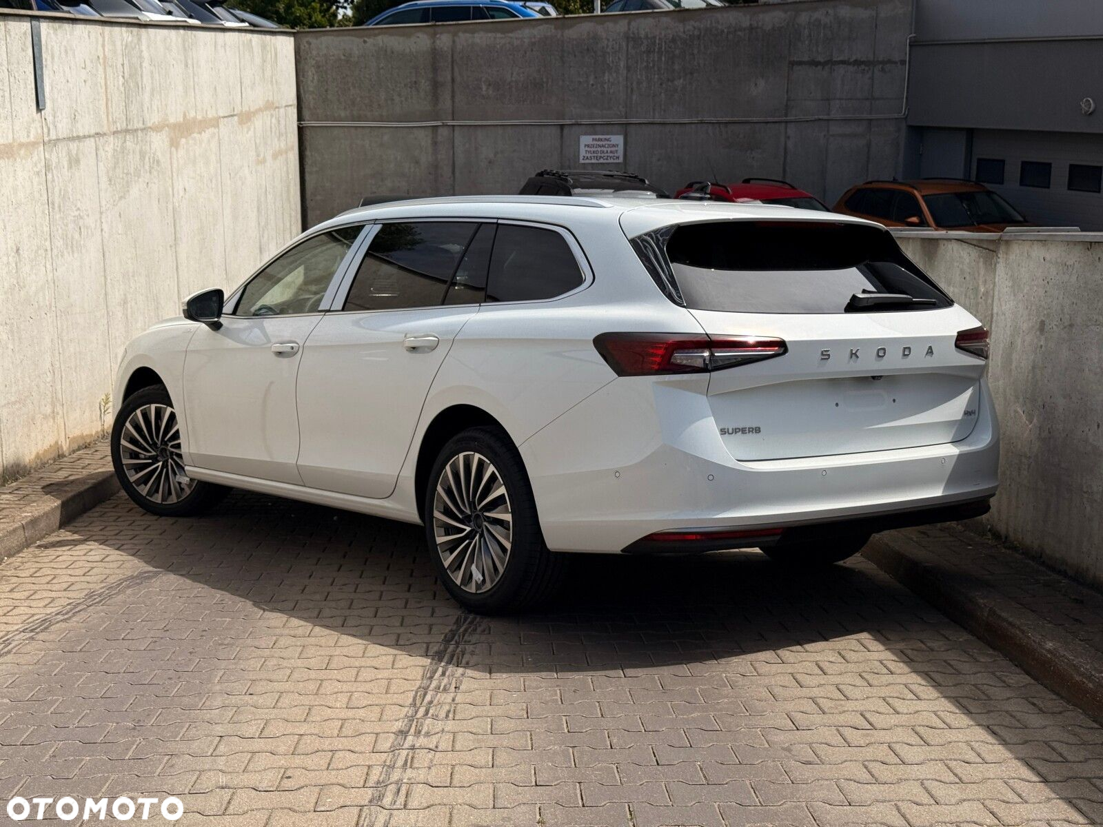 Skoda Superb 2.0 TDI SCR 4x4 L&K DSG - 5