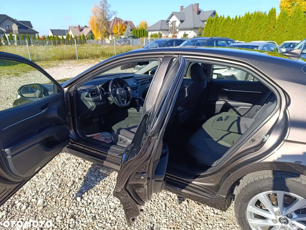 Toyota Camry 2.5 Hybrid Comfort CVT - 15