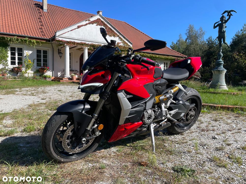 Ducati Streetfighter V2 - 2