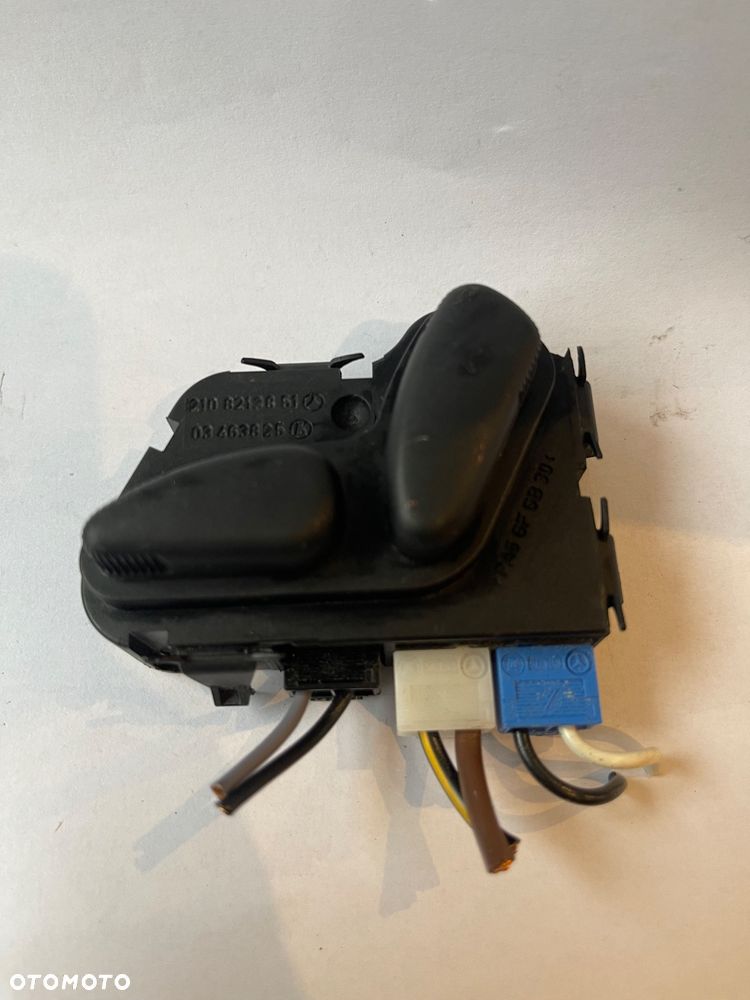 PANEL PRZELACZNIK STEROWANIA FOTELA MERCEDES C W203 E W210 W211 ORYGINAL DEMONTAZ 2108213851 - 1