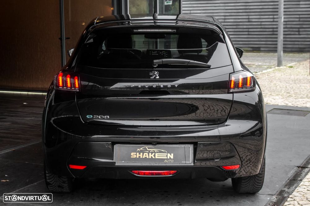 Peugeot e-208 Allure - 9