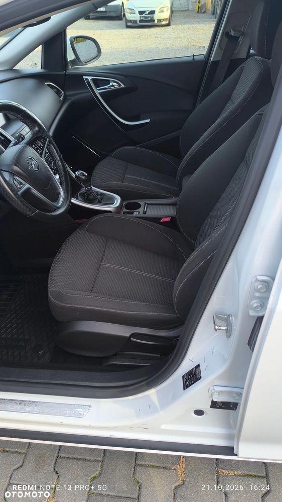 Opel Astra 2011