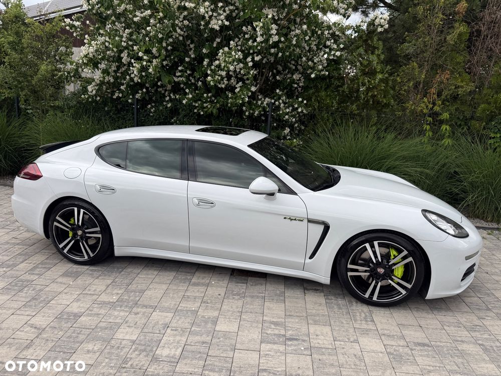 Porsche Panamera - 36
