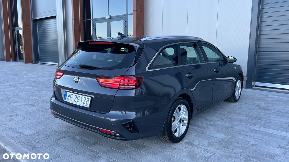 Kia Ceed 1.6 CRDi SCR M - 2