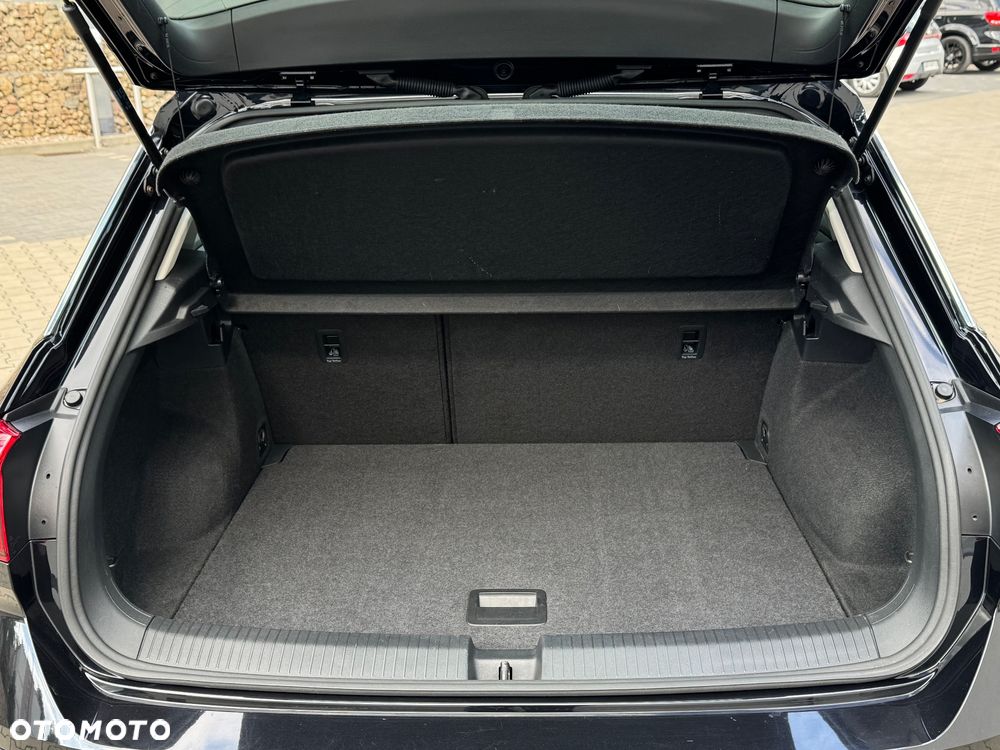 Volkswagen T-Roc - 16