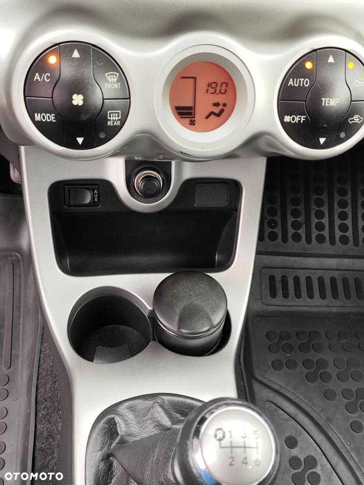 Toyota Urban Cruiser 1.33 Sol - 19