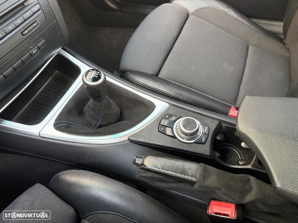 BMW 120 d Coupe Limited Edition Lifestyle c/ M Sport Pack - 21