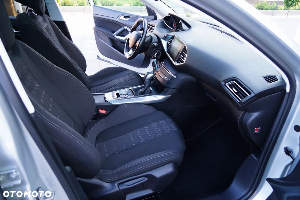 Peugeot 308 BlueHDi FAP 120 EAT6 Stop & Start Allure - 21