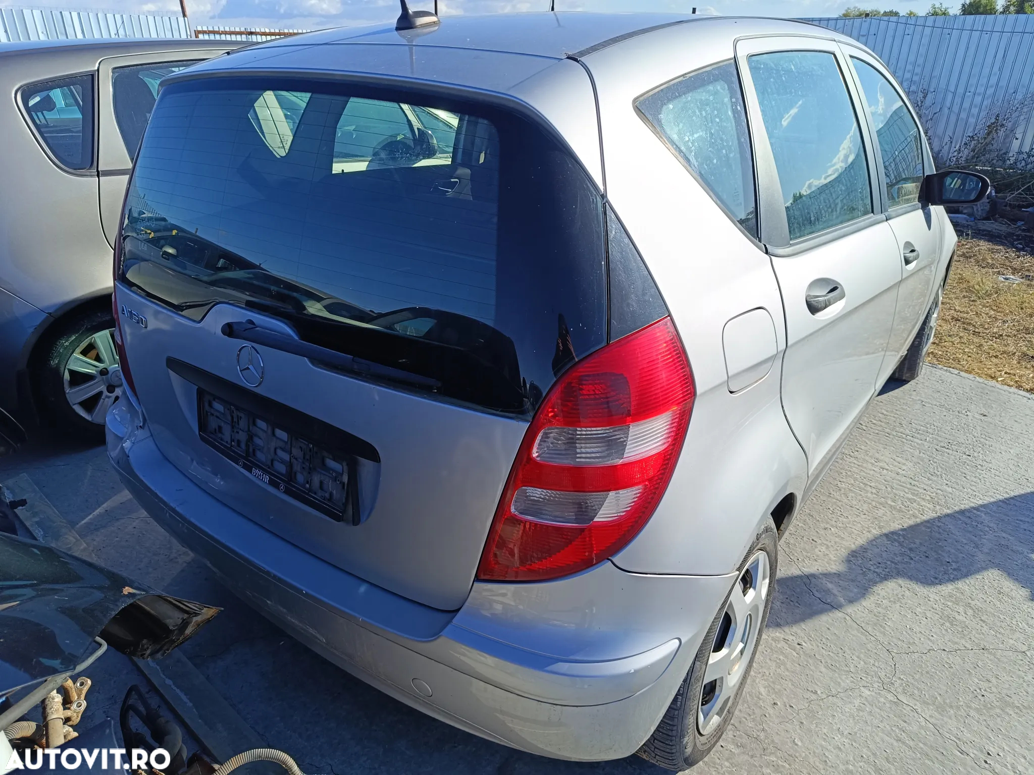 Dezmembrez Mercedes A clasa w169 1.5 benzina - 4