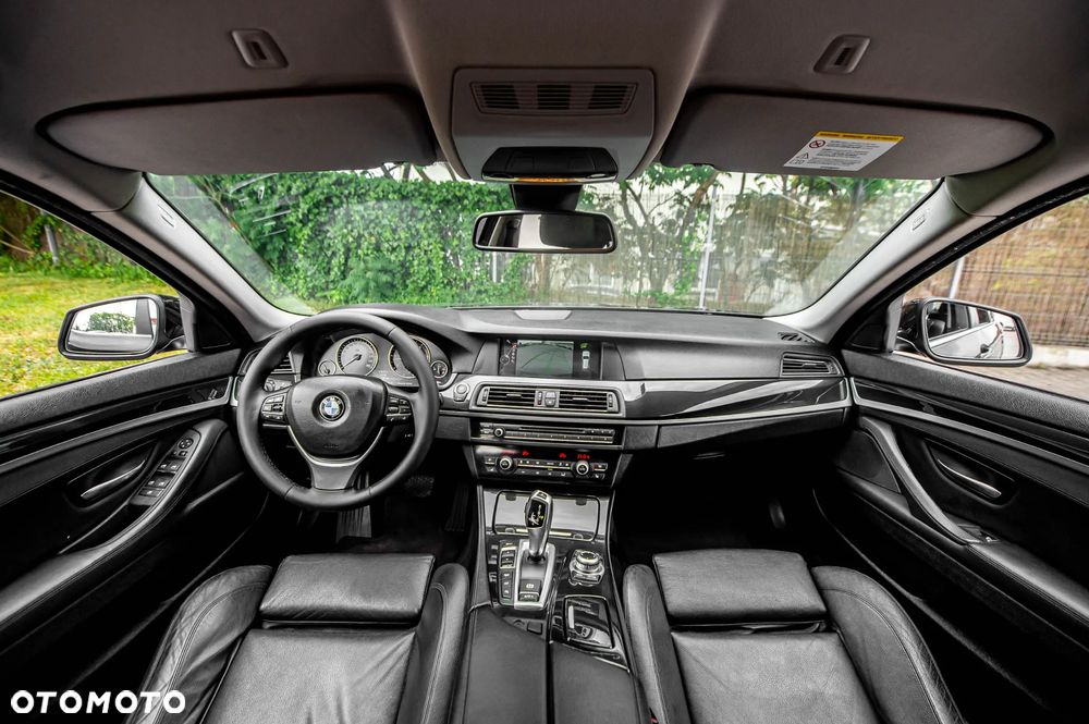 BMW Seria 5 530d xDrive - 28