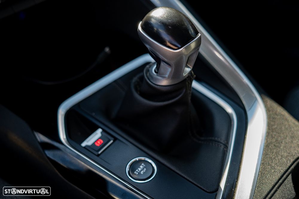 Peugeot 3008 PureTech 130 Stop & Start GPF Allure - 17