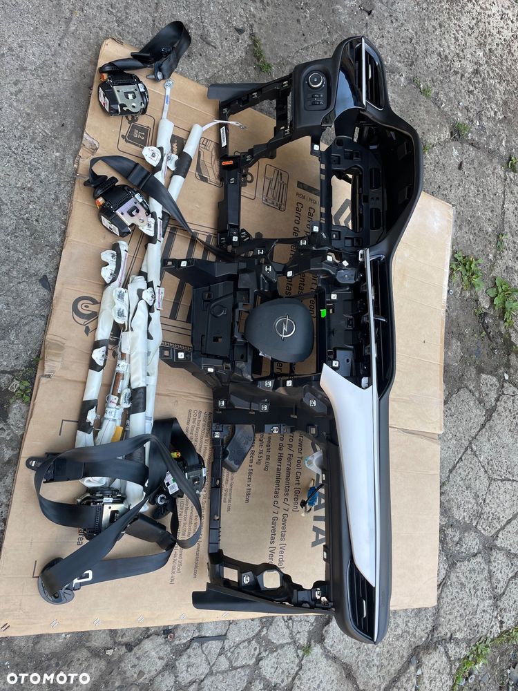 Opel corsa F 22r karoseria  ćwiartka dokumentacja  drzwi maska błotnik zderzak klapa ktv deska przedni pas - 5
