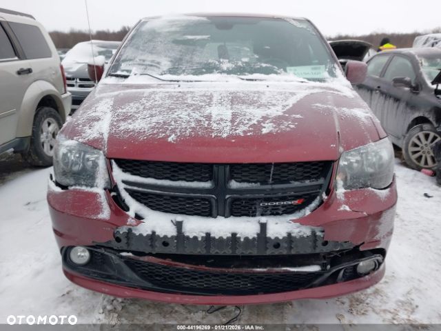 Dodge Grand Caravan - 28