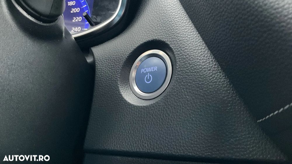 Toyota Corolla 1.8 HSD Dynamic - 17