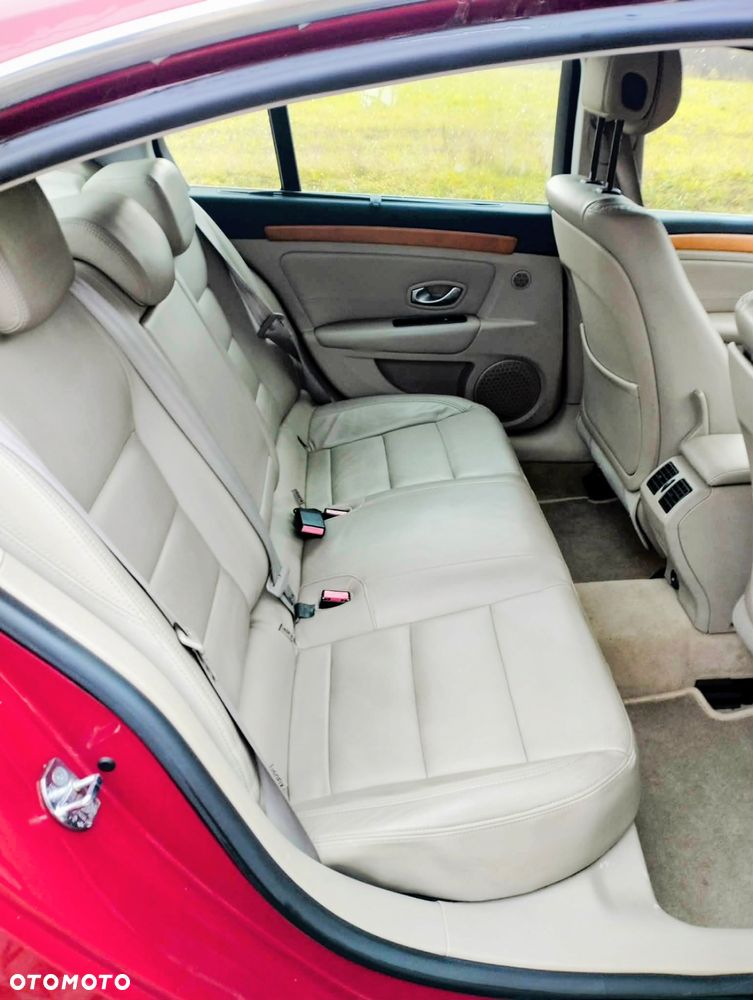 Renault Laguna 2.0 dCi FAP Initiale - 9