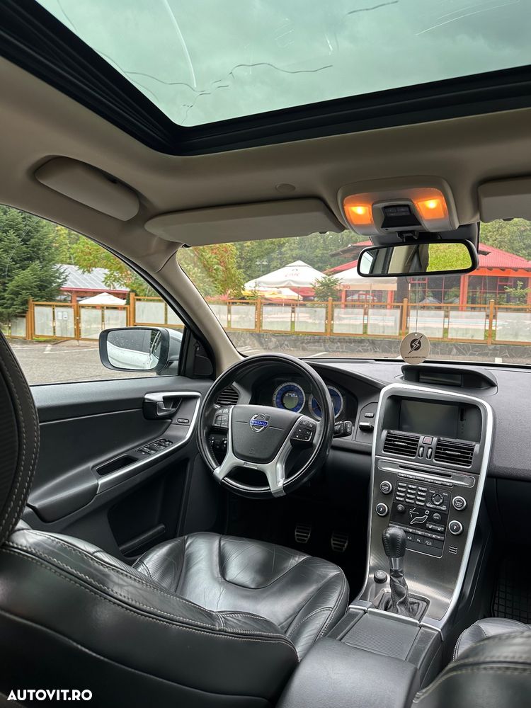 Volvo XC 60 D5 AWD RDesign - 18