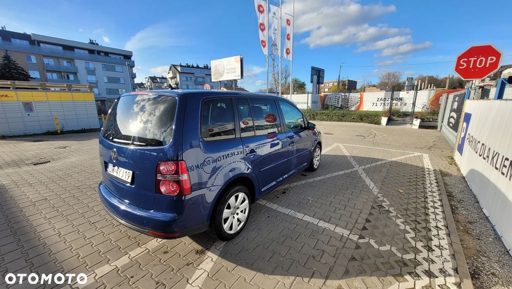 Volkswagen Touran 1.9 TDI DPF BlueMot Conceptline - 8