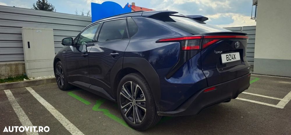 Toyota BZ4X 160 KW AWD (4x4) Luxury - 4