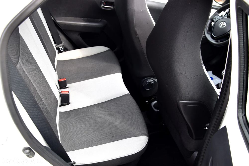 Toyota Aygo x-play - 18