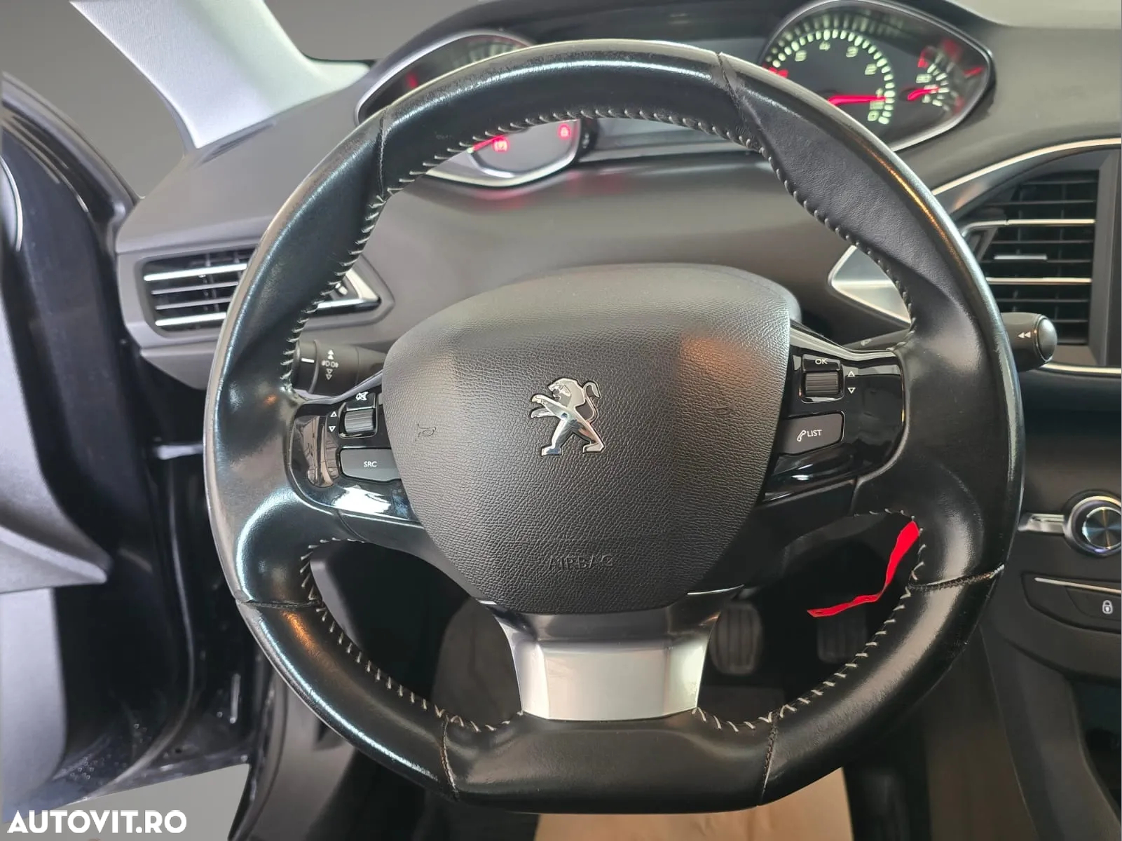 Peugeot 308 1.2 L PureTech Turbo Allure - 13