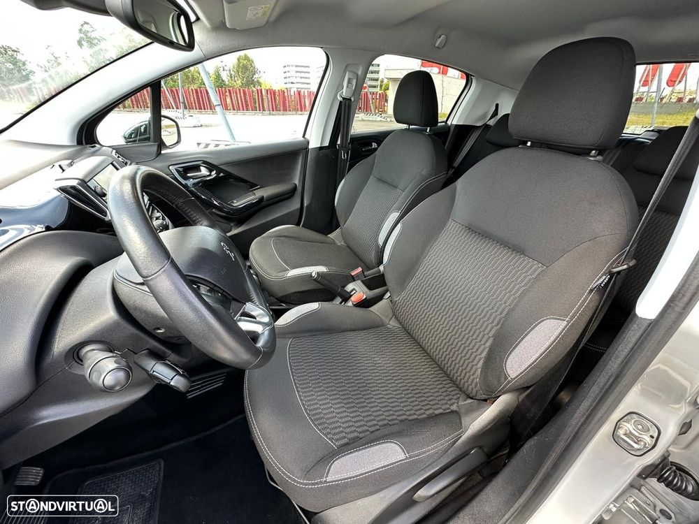 Peugeot 208 1.2 PureTech Style - 8