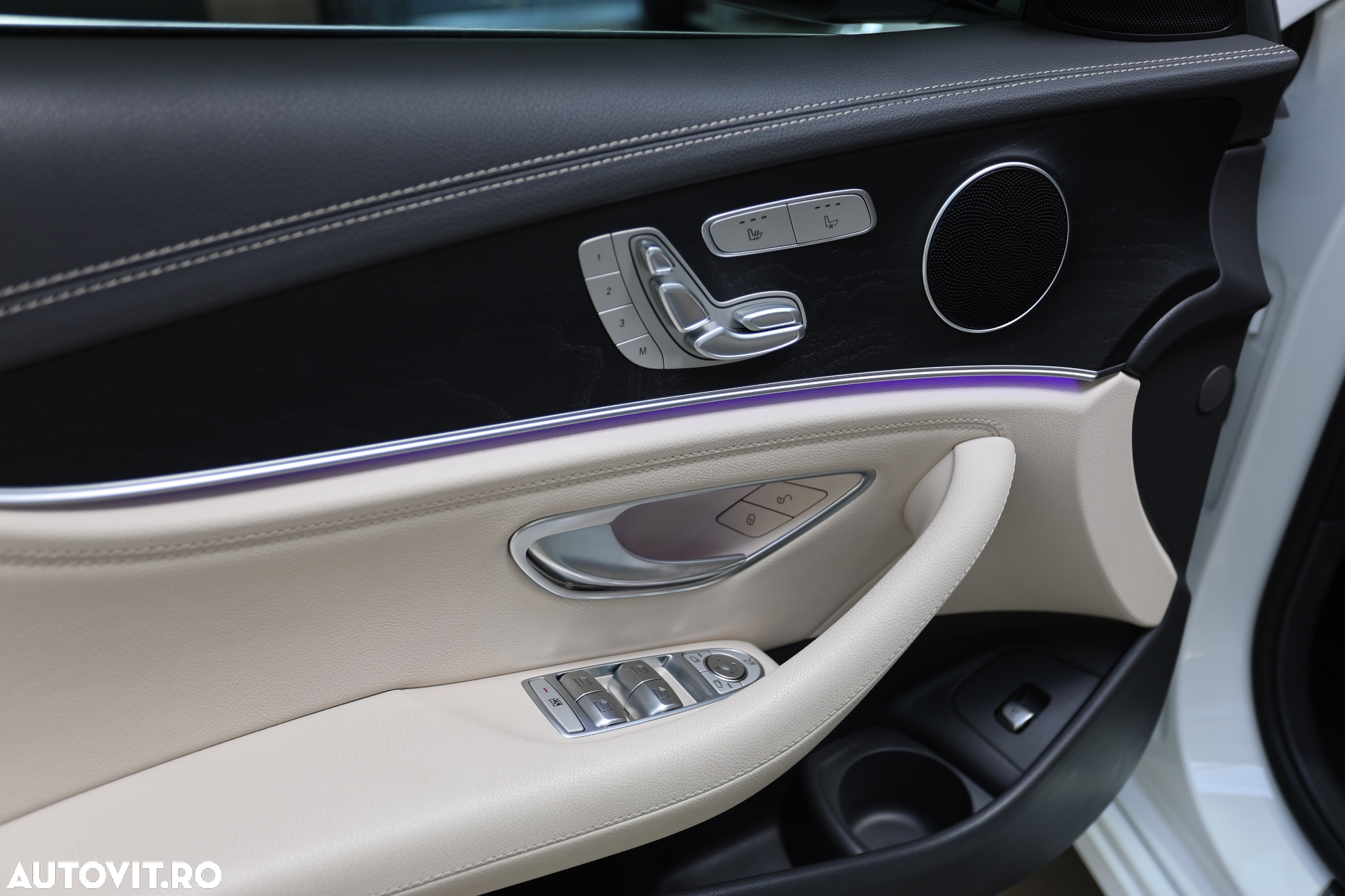 Mercedes-Benz E 300 d 4Matic 9G-TRONIC Exclusive - 24