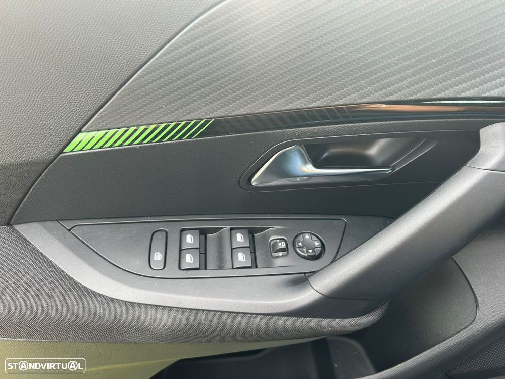 Peugeot 2008 1.2 PureTech Style - 17