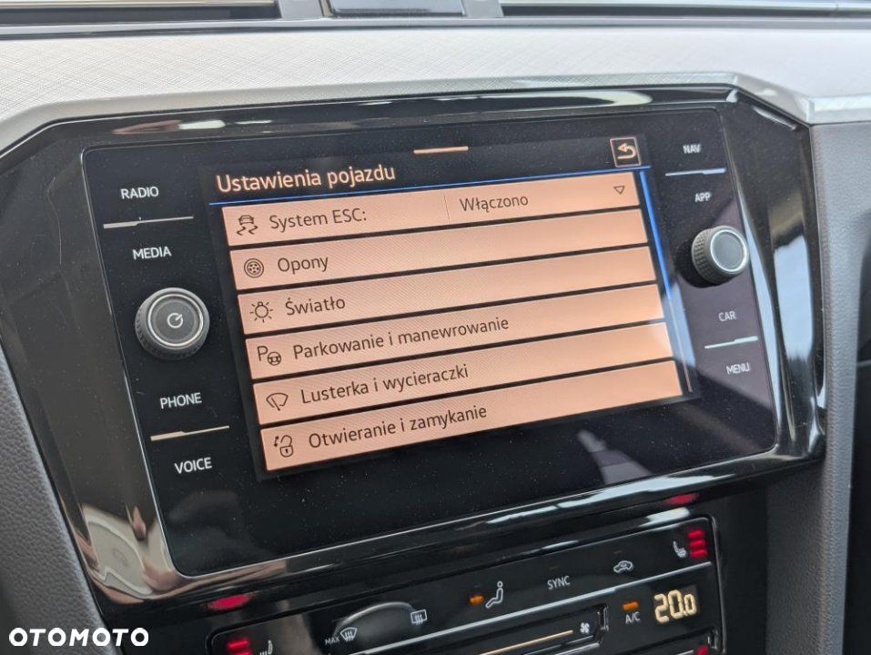 Volkswagen Passat - 19