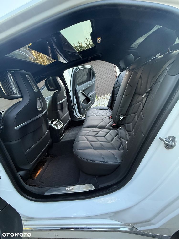 BMW Seria 7 - 26