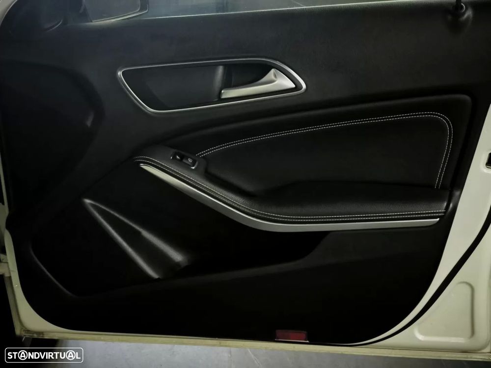 Mercedes-Benz GLA 180 CDI Urban - 29