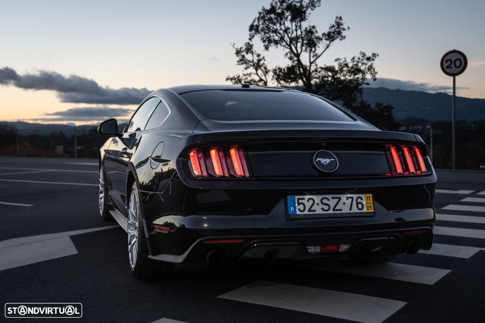 Ford Mustang 2.3i EcoBoost - 19