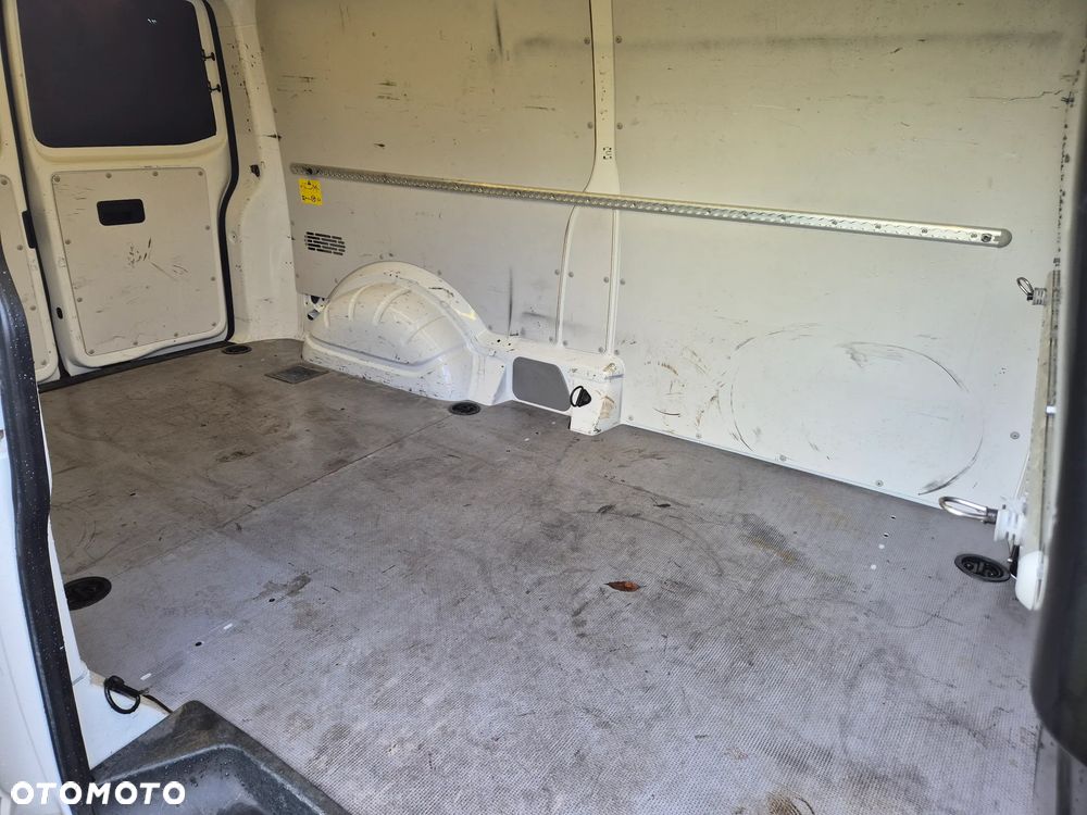 Volkswagen Transporter - 18