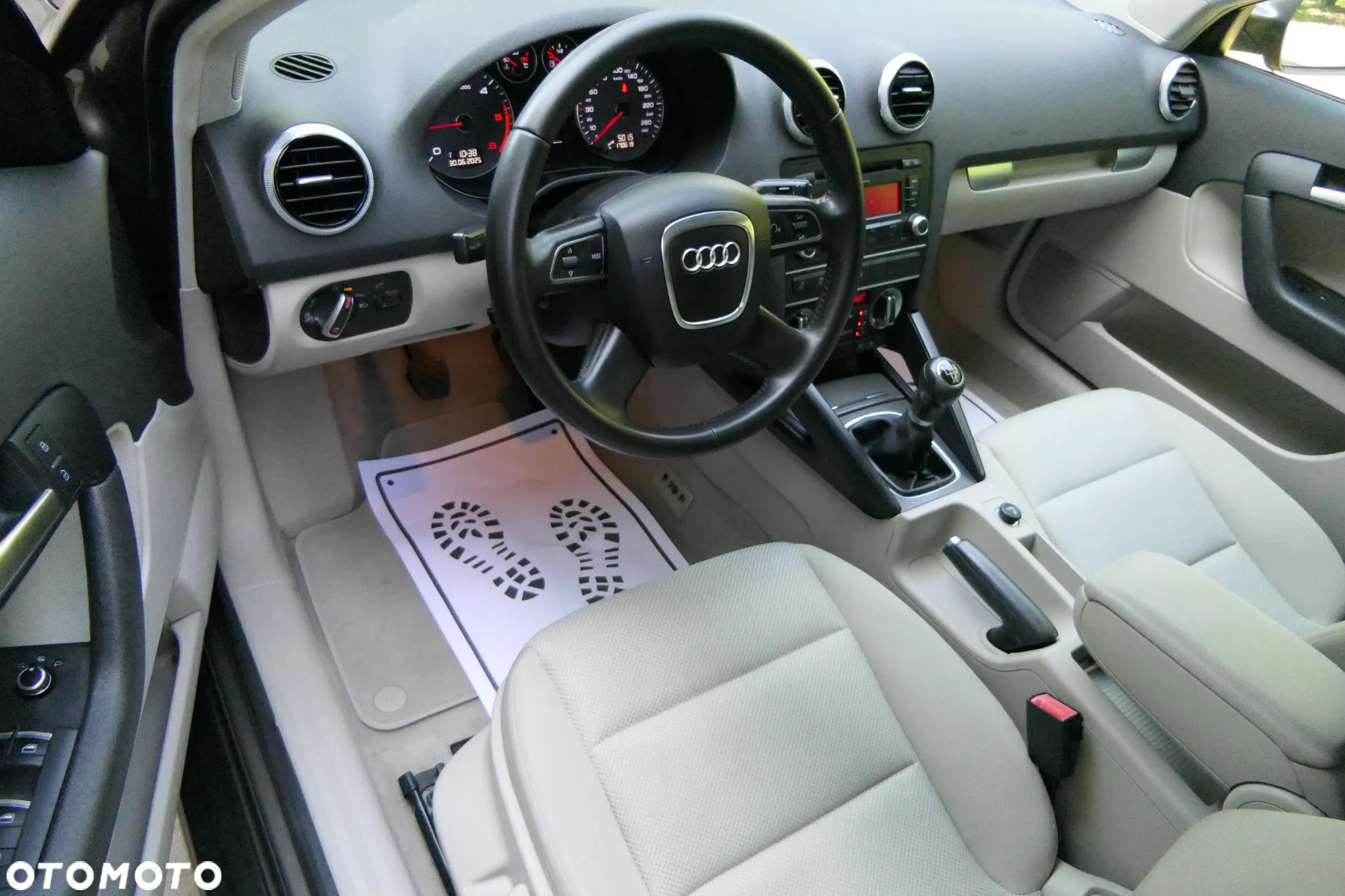 Audi A3 1.6 TDI Ambiente - 12