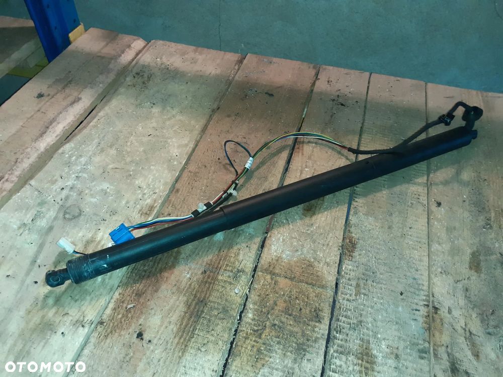 Mercedes W166 Siłownik Klapy Bagażnika Elektryczny - 1