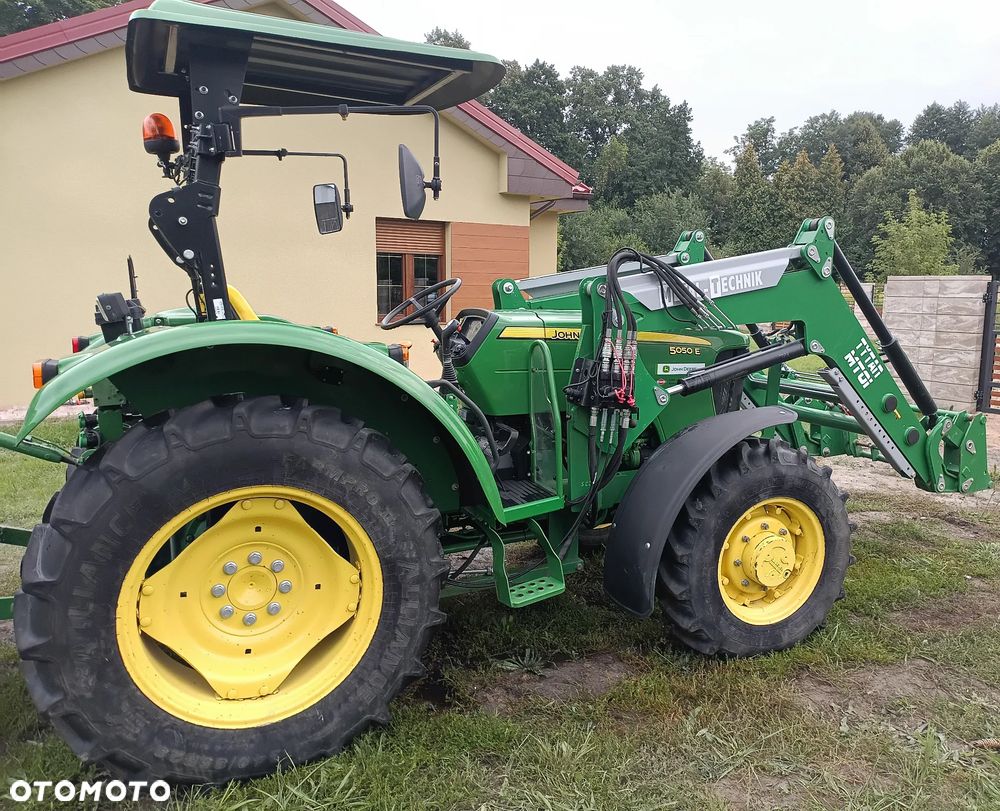 John Deere 5050E - 4