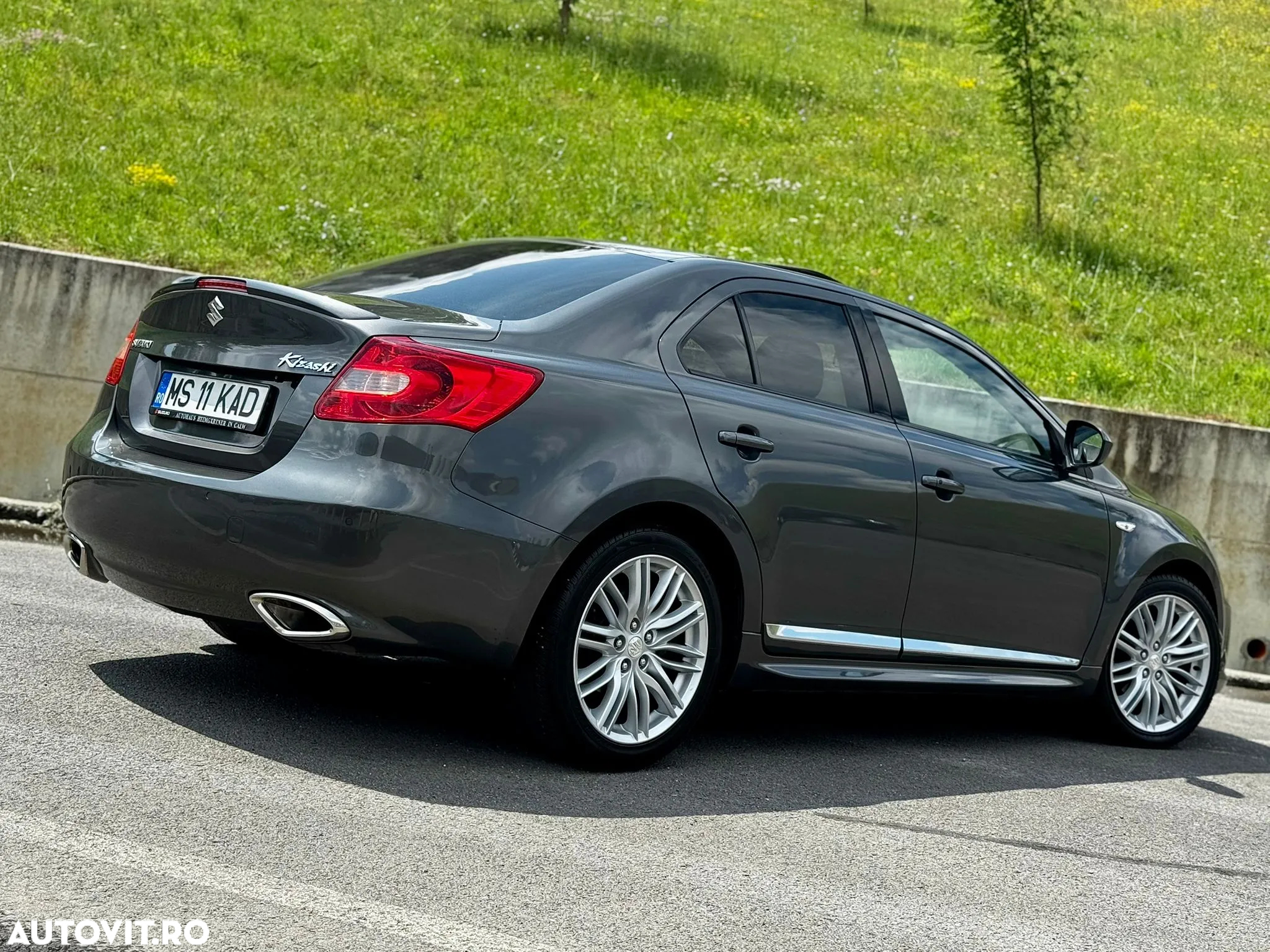 Suzuki Kizashi 2.4 4x2 Sport - 6
