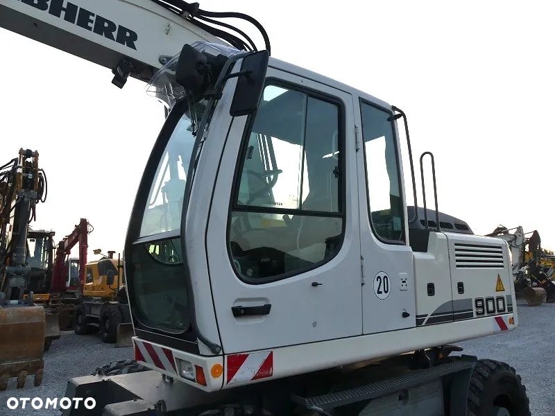 Liebherr A900C z Niemiec / Super Stan / - 38