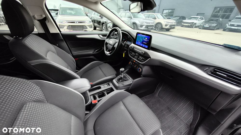 Ford Focus 1.0 EcoBoost Trend - 25