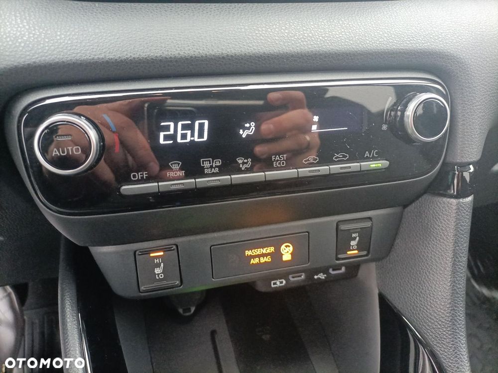 Toyota Yaris Hybrid 1.5 Style - 13