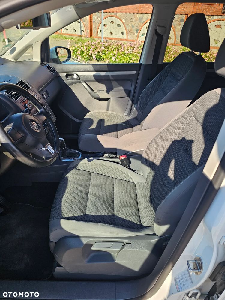Volkswagen Touran 2.0 TDI DPF DSG STYLE - 14