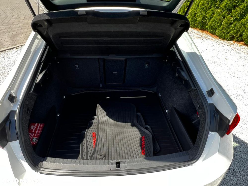 Skoda Octavia 2.0 TDI DSG Edition - 13
