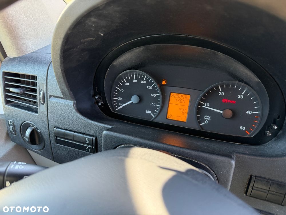 Mercedes-Benz Sprinter - 7